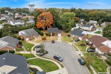 Welcome to this delightful, 1955 split level home located in a on Bethpage State Park Golf Course - Black in New York - for sale on GolfHomes.com, golf home, golf lot