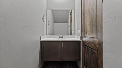 Luxury townhome just steps away from the award winning Redlands on The Golf Club At Redlands Mesa in Colorado - for sale on GolfHomes.com, golf home, golf lot