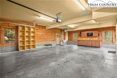 Views abound in this well-maintained log home in the desirable on Blowing Rock Country Club in North Carolina - for sale on GolfHomes.com, golf home, golf lot