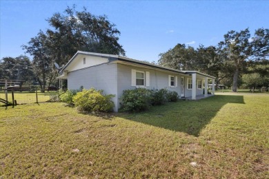 Welcome to the quiet calm pace of Chiefland Florida, this on Chiefland Golf and Country Club in Florida - for sale on GolfHomes.com, golf home, golf lot