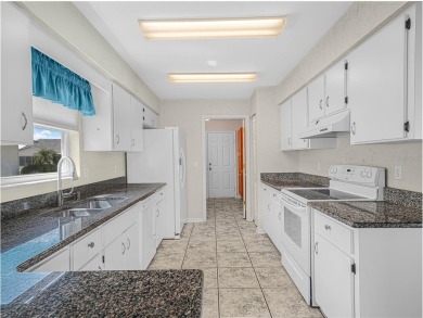 Desirable 55+ community! This spacious 3-bedroom, 2-bathroom on Highland Fairways Golf Club in Florida - for sale on GolfHomes.com, golf home, golf lot