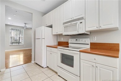 Spacious 3-bedroom, 2 1/2 bath townhouse with a one-car garage on Abacoa Golf Club in Florida - for sale on GolfHomes.com, golf home, golf lot