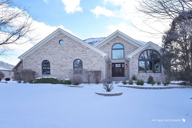 Classy, elegant, and in impeccable condition - this move-in on RedTail Golf Club in Illinois - for sale on GolfHomes.com, golf home, golf lot