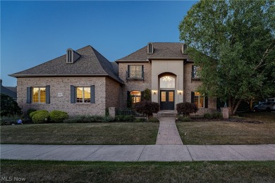 337 W Edinburgh Drive is a beautiful colonial located in the on StoneWater Golf Club in Ohio - for sale on GolfHomes.com, golf home, golf lot