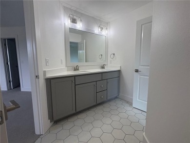 Beautifully Remodeled Lakefront Home in Shadow Valley!
Stunning on Shadow Valley Country Club in Arkansas - for sale on GolfHomes.com, golf home, golf lot