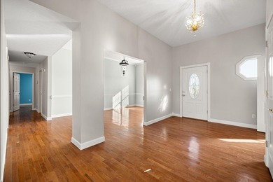 Welcome to Battlefield Estates! This spacious 5-bedroom, 3 on Battlefield Golf and Country Club in Kentucky - for sale on GolfHomes.com, golf home, golf lot