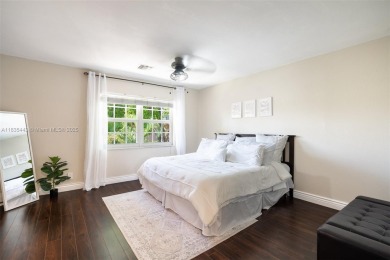 Welcome to this beautifully renovated 3 bed / 2.5 bath corner on Davie Golf Club in Florida - for sale on GolfHomes.com, golf home, golf lot