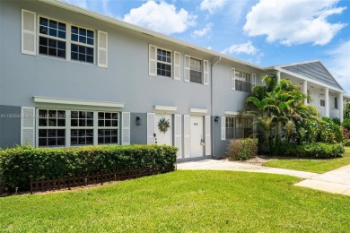Welcome to this beautifully renovated 3 bed / 2.5 bath corner on Davie Golf Club in Florida - for sale on GolfHomes.com, golf home, golf lot