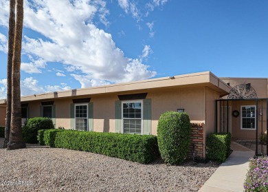 Beautifully updated 2 bed, 2 bath home in the heart of Sun City! on Sun City-Willow Creek / Willow Brook  in Arizona - for sale on GolfHomes.com, golf home, golf lot