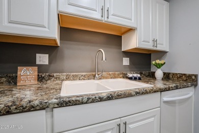 Beautifully updated 2 bed, 2 bath home in the heart of Sun City! on Sun City-Willow Creek / Willow Brook  in Arizona - for sale on GolfHomes.com, golf home, golf lot