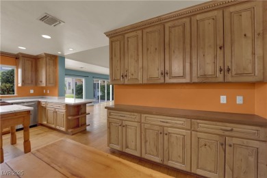 WELCOME TO YOUR DESERT OASIS IN SUN CITY SUMMERLIN! THIS on Highland Falls Golf Club in Nevada - for sale on GolfHomes.com, golf home, golf lot