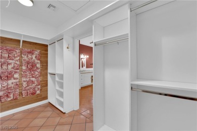 WELCOME TO YOUR DESERT OASIS IN SUN CITY SUMMERLIN! THIS on Highland Falls Golf Club in Nevada - for sale on GolfHomes.com, golf home, golf lot