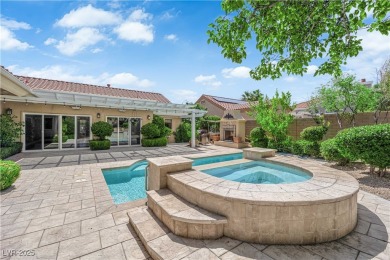 WELCOME TO YOUR DESERT OASIS IN SUN CITY SUMMERLIN! THIS on Highland Falls Golf Club in Nevada - for sale on GolfHomes.com, golf home, golf lot