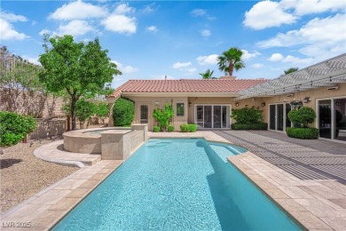 WELCOME TO YOUR DESERT OASIS IN SUN CITY SUMMERLIN! THIS on Highland Falls Golf Club in Nevada - for sale on GolfHomes.com, golf home, golf lot
