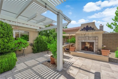 WELCOME TO YOUR DESERT OASIS IN SUN CITY SUMMERLIN! THIS on Highland Falls Golf Club in Nevada - for sale on GolfHomes.com, golf home, golf lot