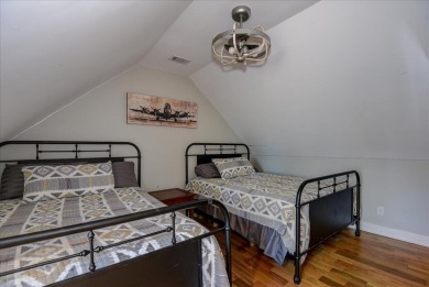 Stunning 6-bedroom modern farmhouse in beautiful Mount Vintage on Mount Vintage Plantation and Golf Club  in South Carolina - for sale on GolfHomes.com, golf home, golf lot