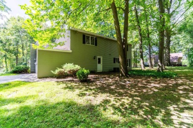 This 4 bedroom/2.5 bathroom home situated on a quiet cul-de-sac on Lake James Golf Club in Indiana - for sale on GolfHomes.com, golf home, golf lot