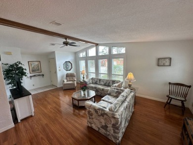 This 2-bedroom, 2 bathrooms Palm Harbor home is located on the on Del Tura Golf and Country Club in Florida - for sale on GolfHomes.com, golf home, golf lot