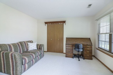 Bright and light open floor plan with vaulted ceiling height for on Bloomingdale Golf Club in Illinois - for sale on GolfHomes.com, golf home, golf lot