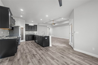 STUNNING 4 BEDROOM / 2 BATH 1,882 SQFT GOLF COURSE HOME!!! Come on Valle Vista Golf Course in Arizona - for sale on GolfHomes.com, golf home, golf lot