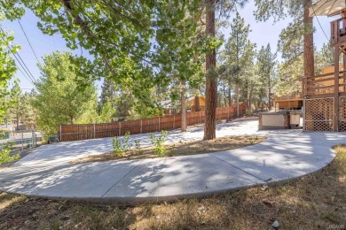 WOW!!! 4-bedrooms, 2.5-baths, a living room PLUS a family room! on Big Bear Mountain Ski and Golf Resort in California - for sale on GolfHomes.com, golf home, golf lot