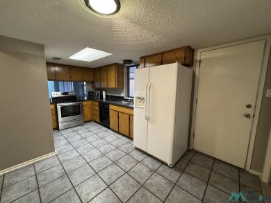 This is a super clean, freshly painted, super cute 2 bedroom, 2 on Chaparral Country Club in New Mexico - for sale on GolfHomes.com, golf home, golf lot