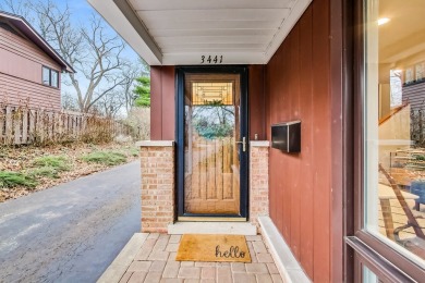 Beautifully renovated home with expansive living spaces in an on Old Elm Club in Illinois - for sale on GolfHomes.com, golf home, golf lot