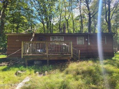 Retro Ranch Retreat in Lake Harmony ''Step Back in Time'' --just on Split Rock Resort and Country Club in Pennsylvania - for sale on GolfHomes.com, golf home, golf lot