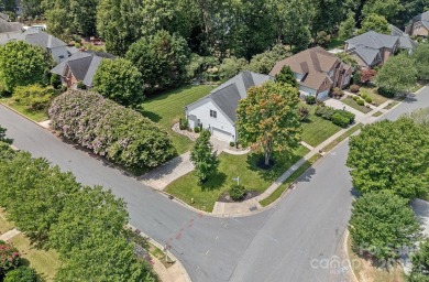 Beautifully updated 4-bed, 3.5-bath home on a landscaped .4-acre on Birkdale Golf Club in North Carolina - for sale on GolfHomes.com, golf home, golf lot