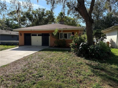 This 3-bedroom, 2-bathroom, 2-car garage home in Beacon Woods is on Beacon Woods Golf Club in Florida - for sale on GolfHomes.com, golf home, golf lot