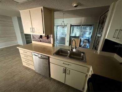 This 3-bedroom, 2-bathroom, 2-car garage home in Beacon Woods is on Beacon Woods Golf Club in Florida - for sale on GolfHomes.com, golf home, golf lot