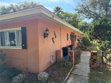This 3-bedroom, 2-bathroom, 2-car garage home in Beacon Woods is on Beacon Woods Golf Club in Florida - for sale on GolfHomes.com, golf home, golf lot