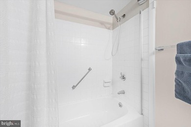 Welcome home to this bright and spacious 3-bedroom, 2-bath patio on Leisure World Golf Club in Maryland - for sale on GolfHomes.com, golf home, golf lot