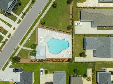 Pickleball, 2 Pools, Tennis, Basketball, Clubhouse, Cable on Holiday Golf Club in Florida - for sale on GolfHomes.com, golf home, golf lot