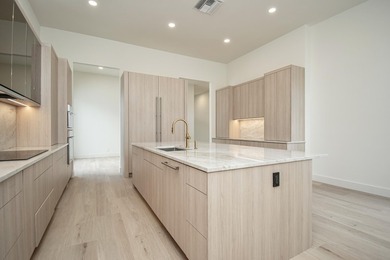 FULL GOLF MEMBERSHIP | COMPLETELY REMODELED | MOVE-IN READY on Addison Reserve in Florida - for sale on GolfHomes.com, golf home, golf lot