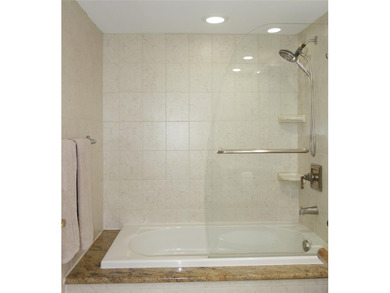 Desirable F Model! This stunning 3/2 and half offers a blend of on Palm-Aire Country Club and Resort - Palms in Florida - for sale on GolfHomes.com, golf home, golf lot