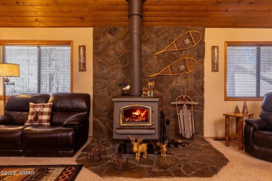 Looking for the perfect escape in nature? This fully furnished on Pinetop Lakes Golf and Country Club in Arizona - for sale on GolfHomes.com, golf home, golf lot