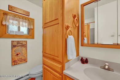Rustic mountain escape with warm wood features! This 3 bedroom on Split Rock Resort and Country Club in Pennsylvania - for sale on GolfHomes.com, golf home, golf lot