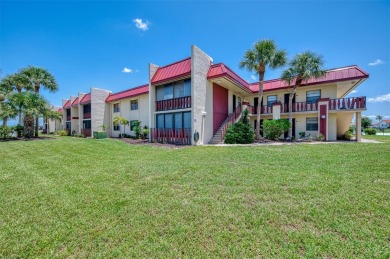 Ideal and affordable Florida winter home in Rotonda West on Rotonda Golf and Country Club The Hills Course in Florida - for sale on GolfHomes.com, golf home, golf lot