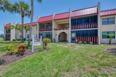 Ideal and affordable Florida winter home in Rotonda West on Rotonda Golf and Country Club The Hills Course in Florida - for sale on GolfHomes.com, golf home, golf lot