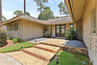 Privacy and convenience meet in this beautifully maintained on Sea Pines Country Club in South Carolina - for sale on GolfHomes.com, golf home, golf lot