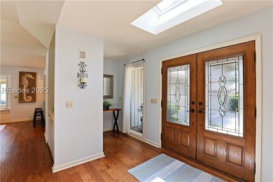 Privacy and convenience meet in this beautifully maintained on Sea Pines Country Club in South Carolina - for sale on GolfHomes.com, golf home, golf lot