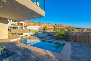 Welcome to paradise! This luxurious home is a perfect getaway on Copper Rock Golf Course in Utah - for sale on GolfHomes.com, golf home, golf lot