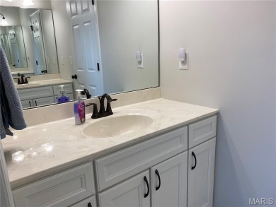 Welcome to the Woodlands at Far Oaks with easy access to on Far Oaks Golf Club in Illinois - for sale on GolfHomes.com, golf home, golf lot