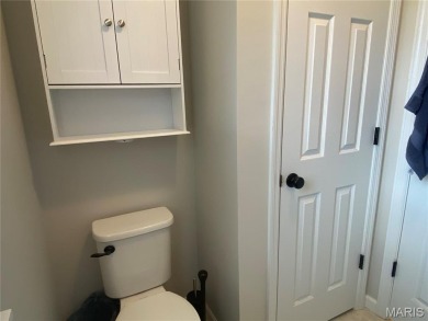 Welcome to the Woodlands at Far Oaks with easy access to on Far Oaks Golf Club in Illinois - for sale on GolfHomes.com, golf home, golf lot