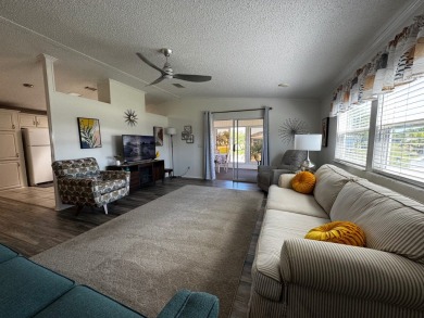 MOTIVATED SELLER** 2020 ROOF **GOLF CART INCLUDED**   Step into on Schalamar Creek Golf and Country Club in Florida - for sale on GolfHomes.com, golf home, golf lot