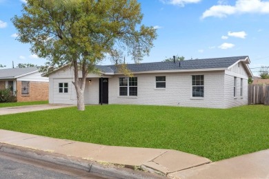 Welcome to 1705 E Oak! This 3-bedroom, 1-bath home features a on Ranchland Hills Golf Club in Texas - for sale on GolfHomes.com, golf home, golf lot