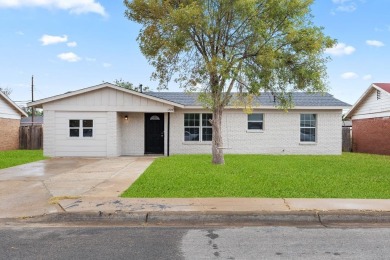 Welcome to 1705 E Oak! This 3-bedroom, 1-bath home features a on Ranchland Hills Golf Club in Texas - for sale on GolfHomes.com, golf home, golf lot