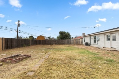 Welcome to 1705 E Oak! This 3-bedroom, 1-bath home features a on Ranchland Hills Golf Club in Texas - for sale on GolfHomes.com, golf home, golf lot