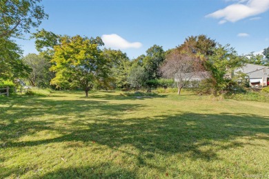 Welcome to this move in ready, beautiful, and  completely on Mc Cann Memorial Golf Course in New York - for sale on GolfHomes.com, golf home, golf lot